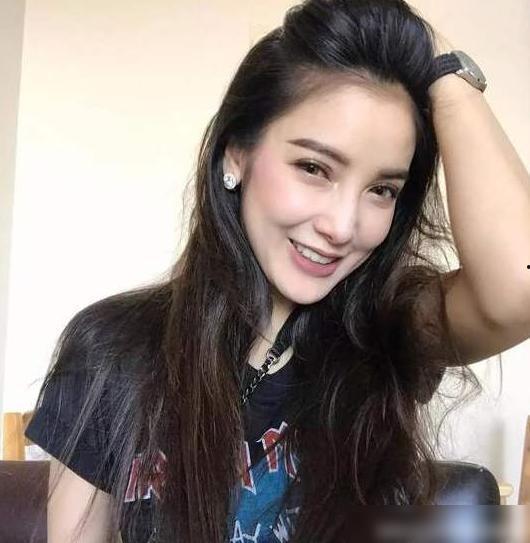 新余女明星网红视频,短视频引爆网络热潮！”