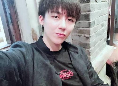 网红吃瓜爆料男网红,揭秘男网红背后的惊人真相