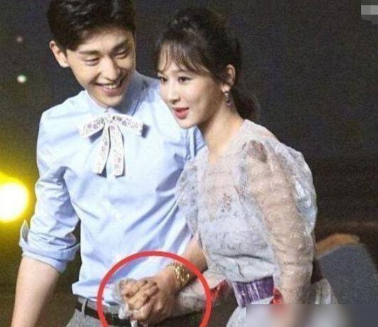 网络热门事件吃瓜网景甜,揭秘娱乐圈的甜蜜风暴