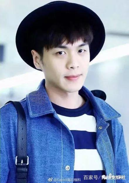 吃瓜爆料帅男艺人谈恋爱,当红帅男艺人恋情曝光，甜蜜互动引粉丝热议