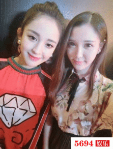 韩国明星网红合照图片,韩国明星网红们的甜蜜合影瞬间