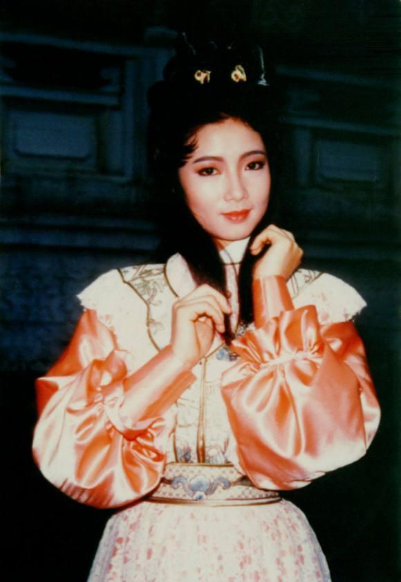 明星网红去瑞丽拍戏,明星网红齐聚，演绎时尚光影之旅