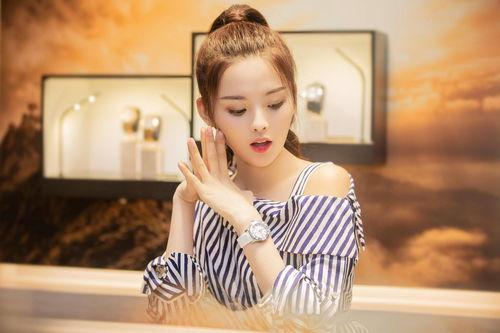 明星网红郑贝贝简介,网红明星的璀璨人生