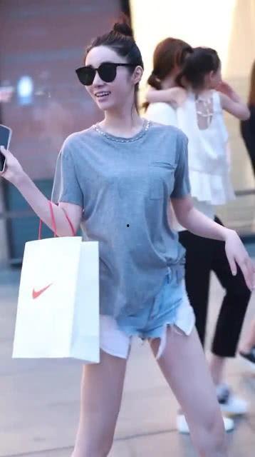 遇到明星网红街拍,镜头下的时尚瞬间